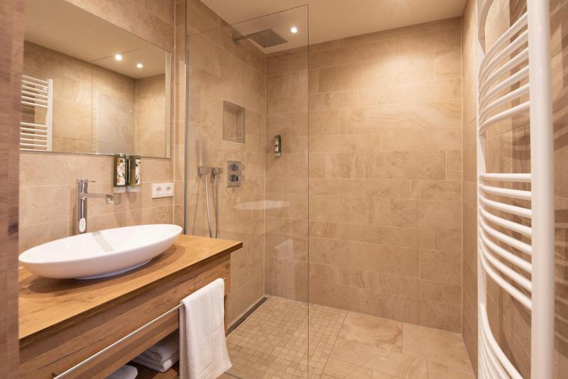 Полулюкс, Peters Hotel & Spa