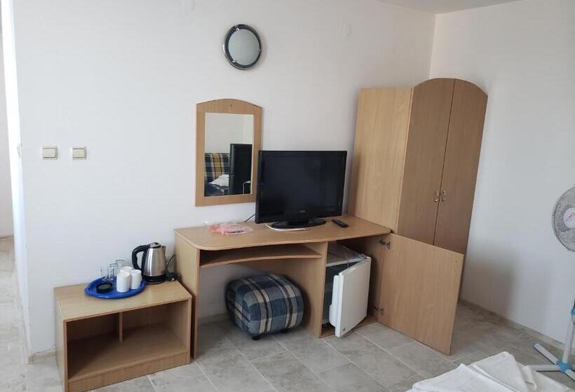 带海景标准四人间, Guest House Evtimov