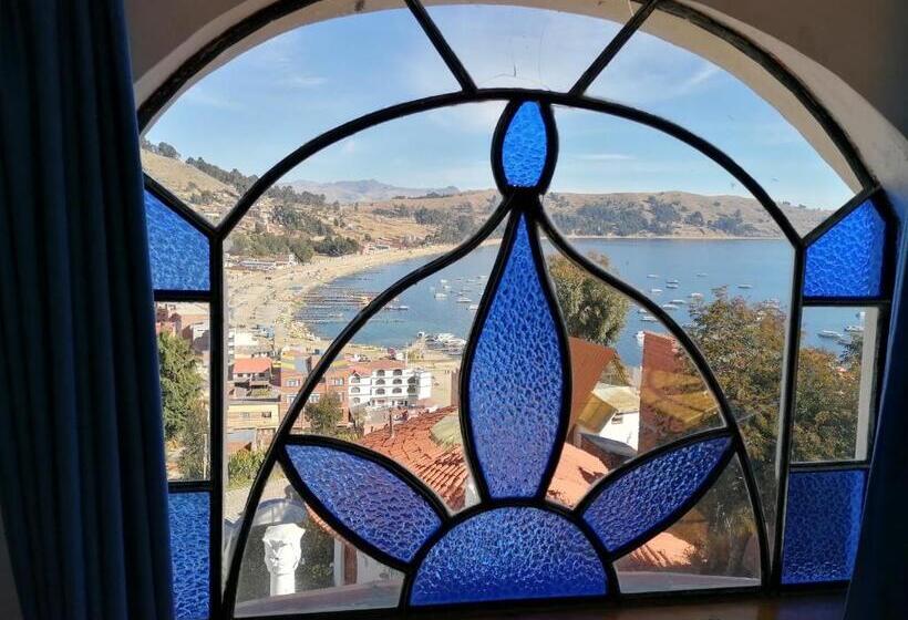 سوییت لوکس, Hostal Las Olas