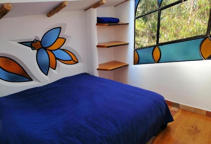 سوییت سوپریور, Hostal Las Olas