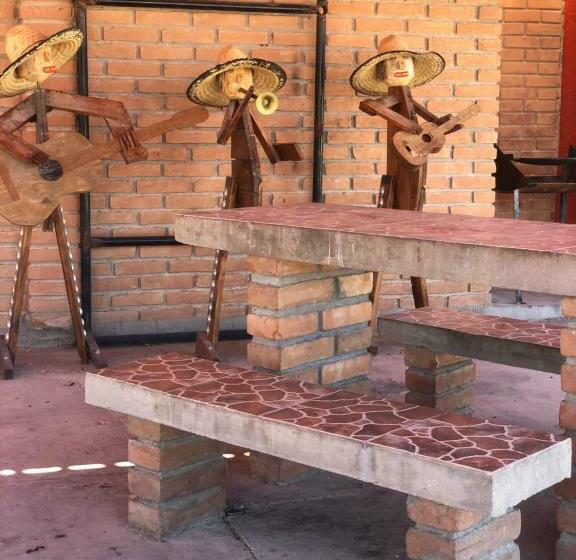 ２ダブルベッドのスタンダードルーム, Y Balneario Ojo Caliente