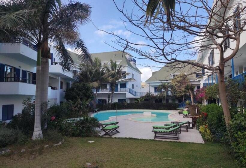 آپارتمان 1 خوابه با تراس, Residence Amanda With Pool