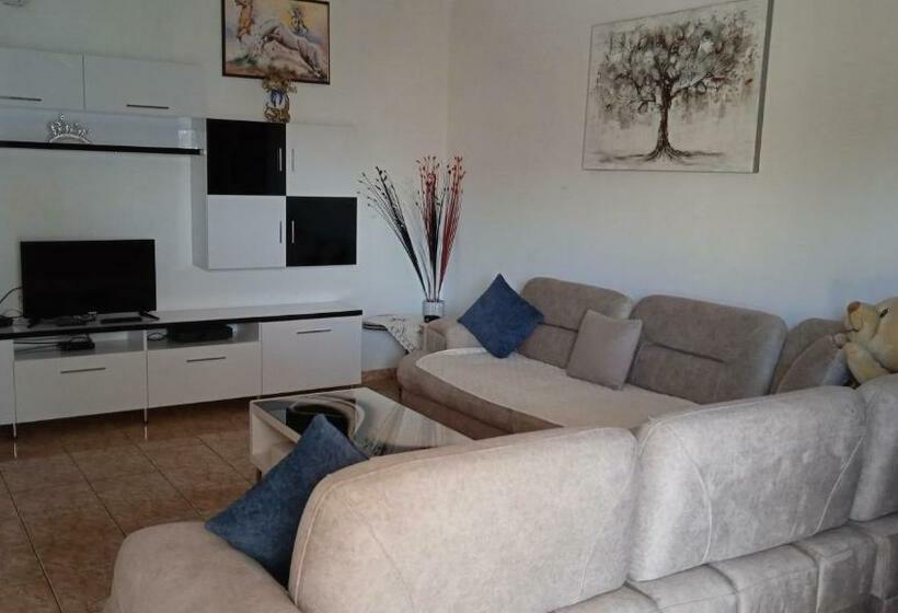 １階の１ベッドルームアパートメント, Arsen Apartments
