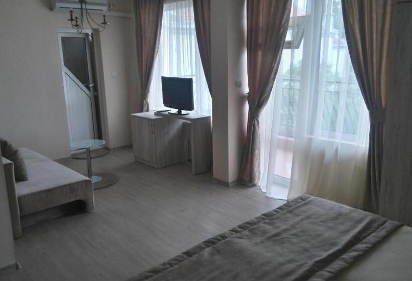 اتاق سوپریور چهار تخته, Guest House Adriya