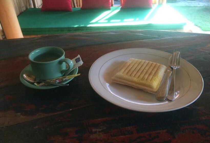 バス共有のスタンダードルーム, Salty Shakas Bamboo Stay Canggu