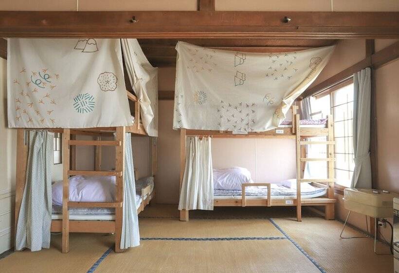 Кровать в Общей Комнате, Kushiro Guesthouse Cook A Doodle Doo   Hostel