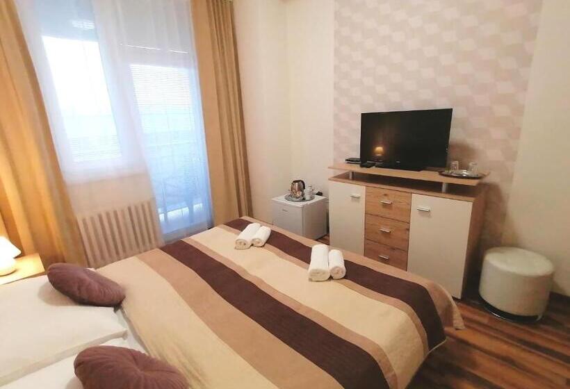 Номер Стандарт с Балконом, Agro Complex Apartments