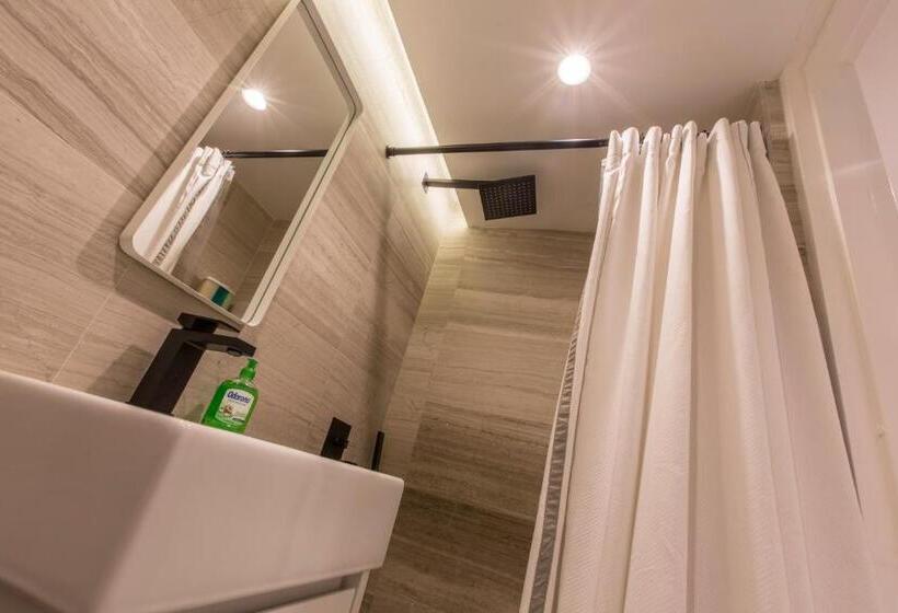 آپارتمان 1 خوابه با چشمانداز استخر, Ocean View Deluxe Suite: Pvt. Beach & Pool