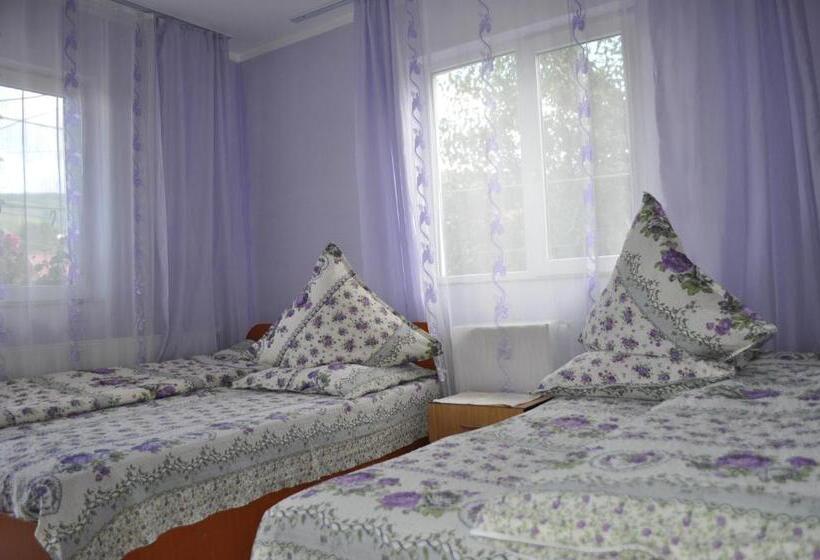 اتاق استاندارد سه تخته با بالکن, Casa Emilia