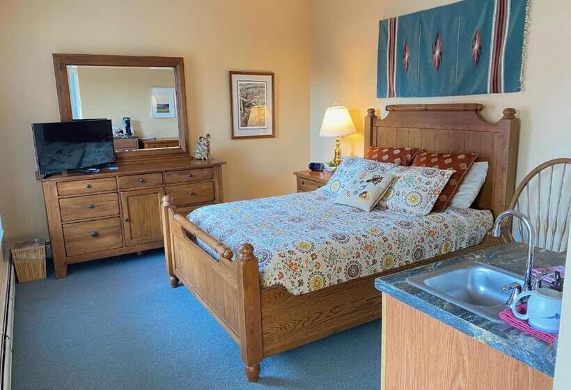 이코노미 룸, Bristol Suites