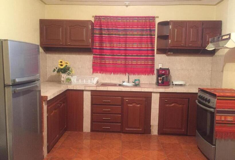 패밀리 스위트, Hostal Y Complejo Recreacional La Playita De Monse