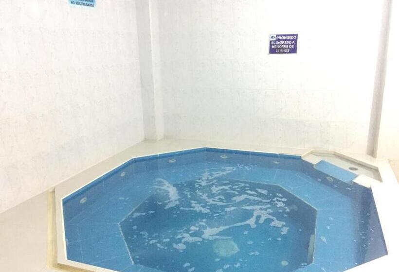 패밀리 스위트, Hostal Y Complejo Recreacional La Playita De Monse