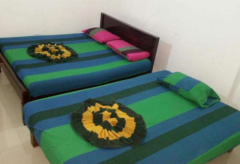 Номер Economy, Selahn Inn