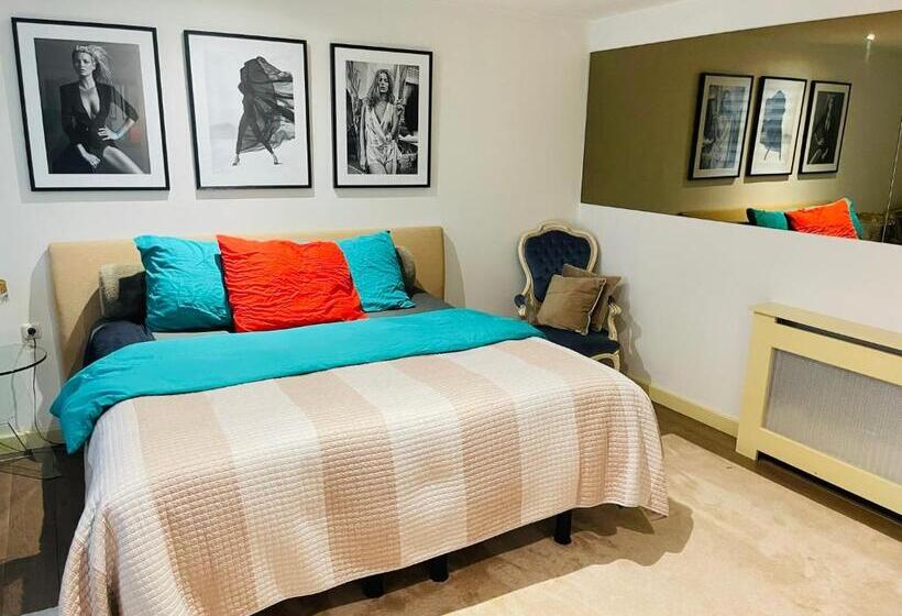 침실 3개 아파트, Red Light District B & B Canal View
