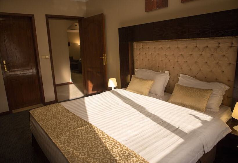 דירת שלושה חדרים, Traveller Inn Hotel Appartments