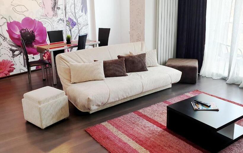 1 Schlafzimmer Apartment mit Balkon, Uptown Residence Apartments