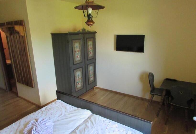 Quarto Triplo Standart, Pension Kamenný Dvůr