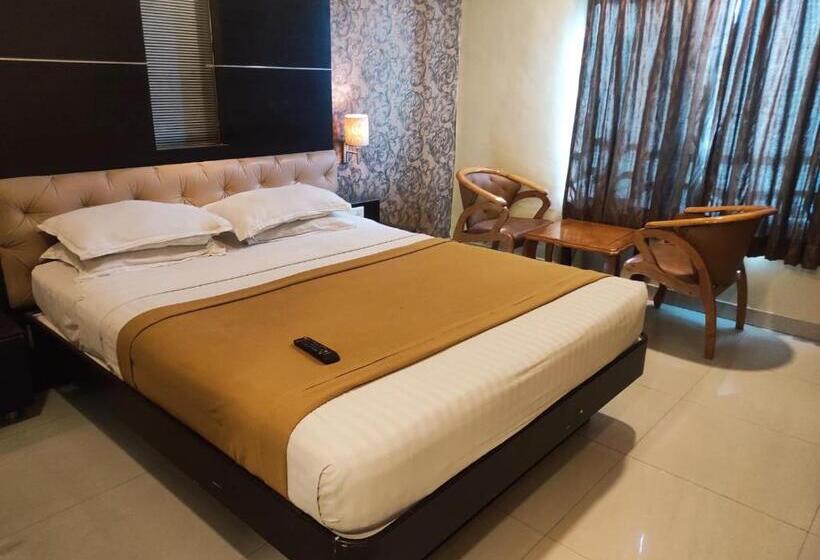 Номер Deluxe, Vaishnavi