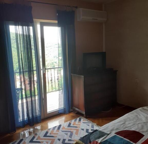 اتاق استاندارد با سرویس بهداشتی مشترک, Guest House Cvoro
