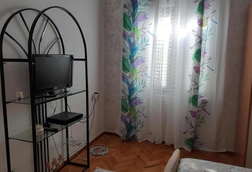 اتاق استاندارد سه نفره, Guest House Cvoro