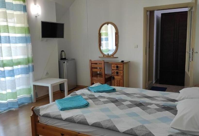 غرفة عائلية, Guest House Orfey
