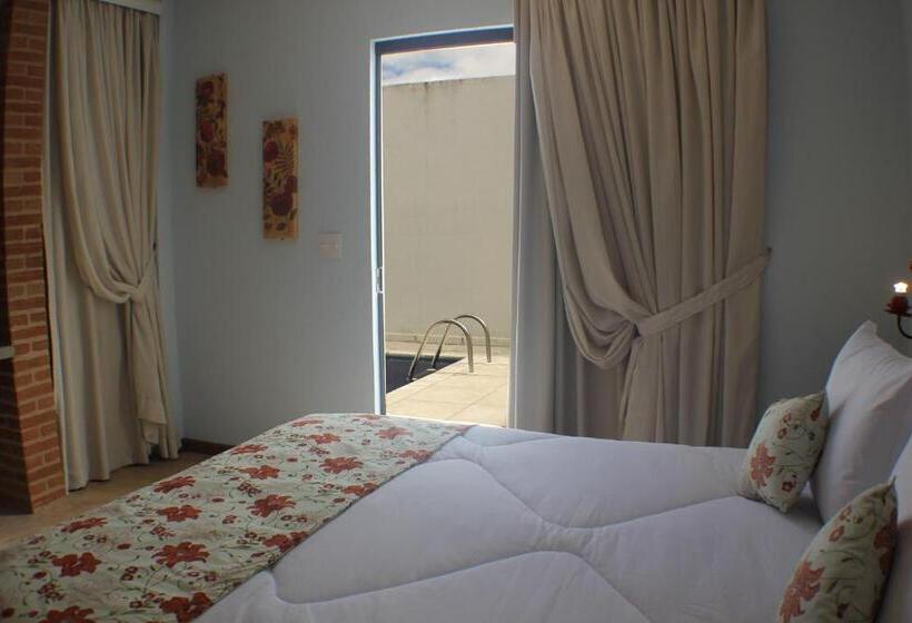 샬레, Pousada Villa Dos Leais