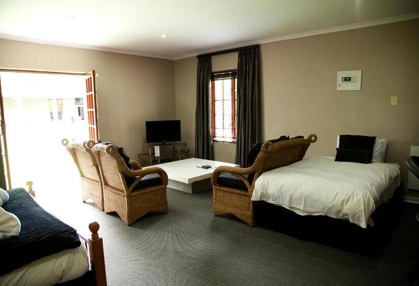 Семейный Номер, The Gables Middelburg Mpu