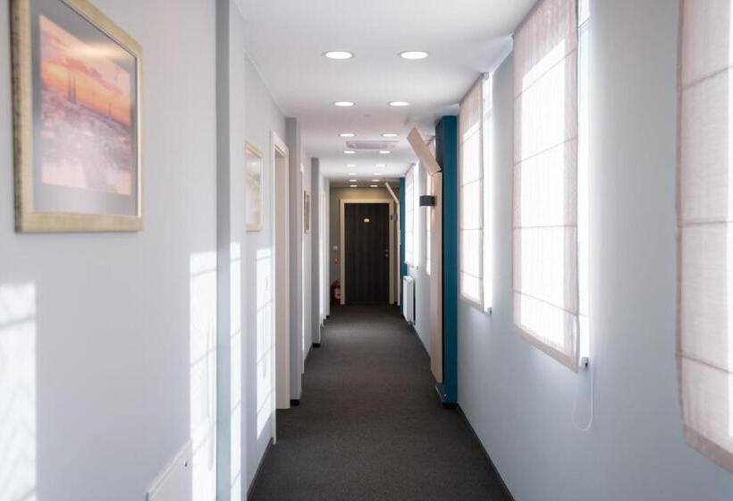 חדר סטנדרט, Panorama Business Inn