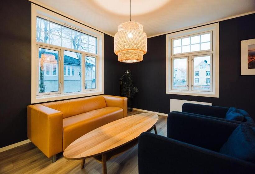 Апартаменты 1 Спальня с Балконом, Villa Svolvær