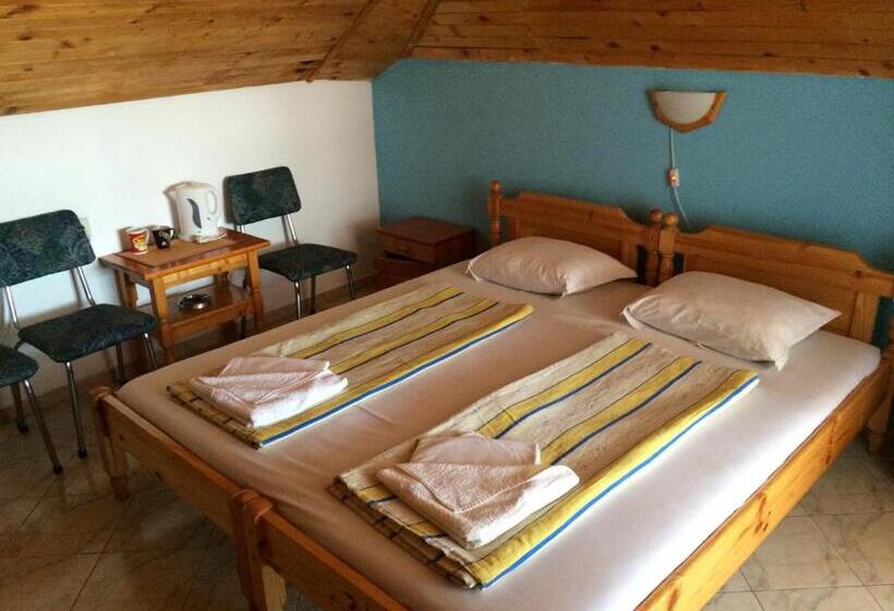 غرفة قياسية مطلّة علي البحر, Guest House Yanina