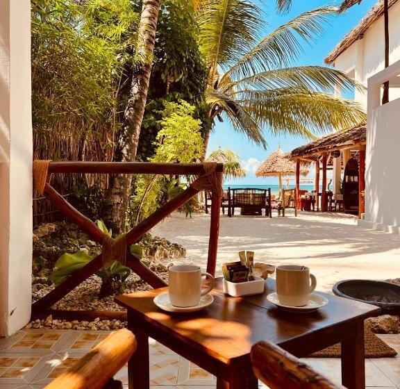 غرفة قياسية مطلّة علي البحر مزوَّدة بشُرفة, Helwas Zanzibar Beach