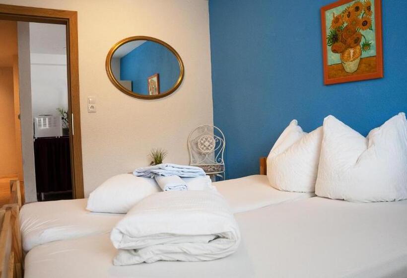 Семейный Номер Совместный Санузел, Ibex Hostel