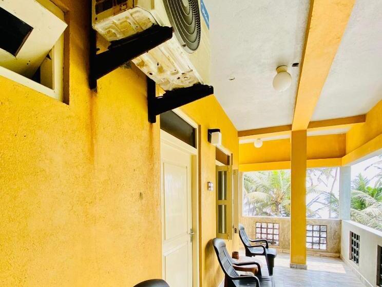 اتاق استاندارد با بالکن, Praneeth Guest House
