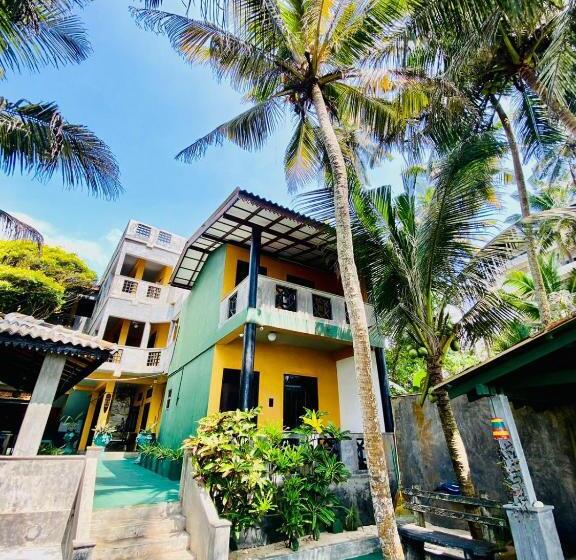 اتاق استاندارد با چشم‌انداز دریا, Praneeth Guest House