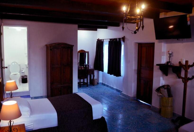 غرفة قياسية ثلاثية, Hostal Plaza Central