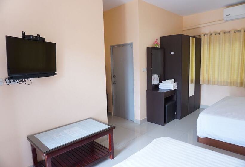 Номер Стандарт Трехместный, Jirasin Hotel & Apartment
