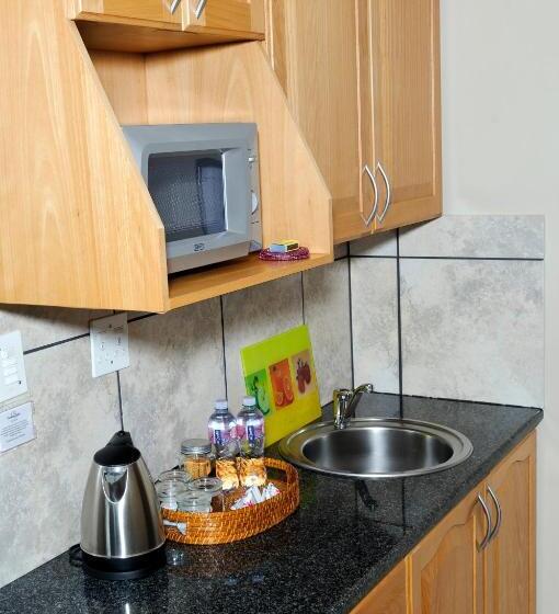 Люкс Вид на Горы, Country Park Guest House   Muldersdrift