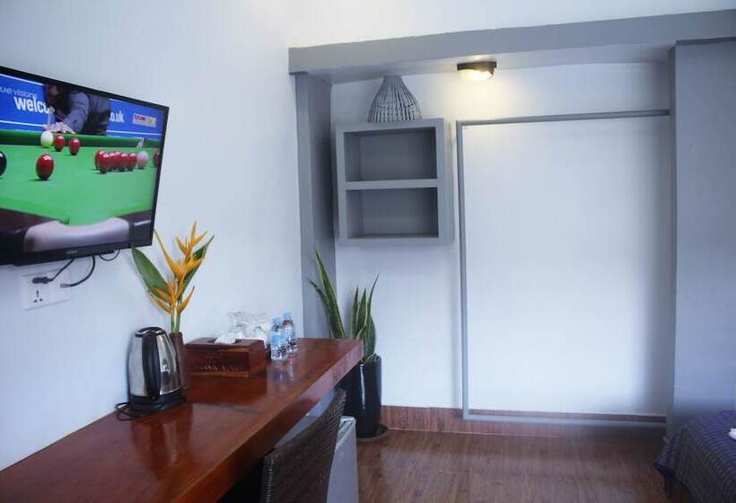 غرفة قياسية مطلّة علي حمام السباحة, Ramchang Guesthouse