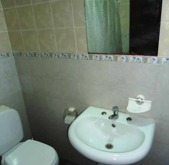 اتاق استاندارد چهار تخته, Hostal Namaste