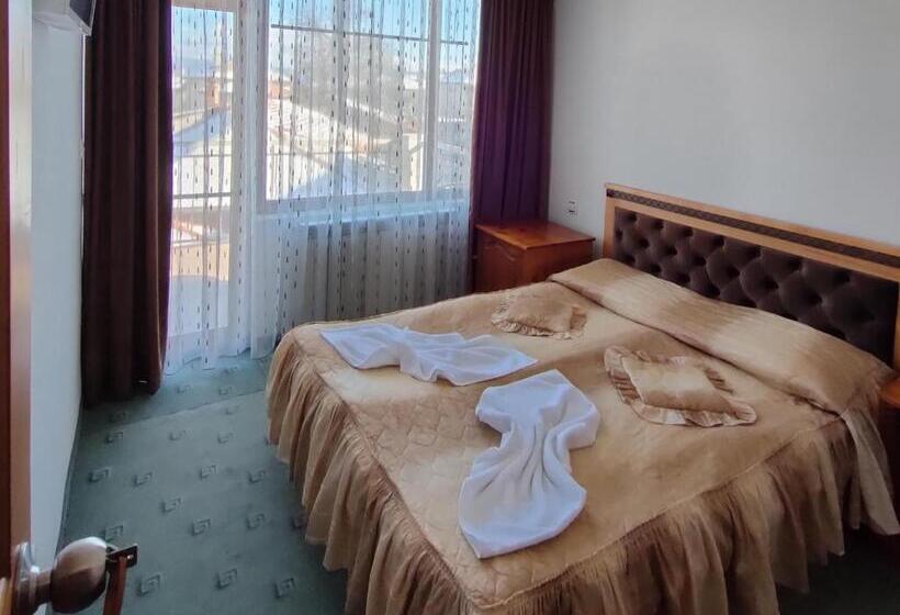 Номер Стандарт с Балконом, Guest Rooms Grachenovi