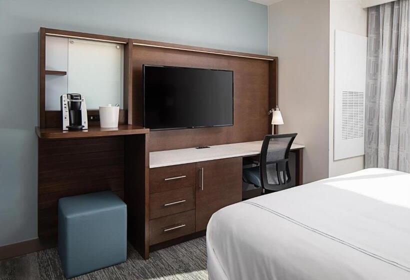 适合残疾人使用的标准间, Even Hotel Alpharetta   Avalon Area, An Ihg
