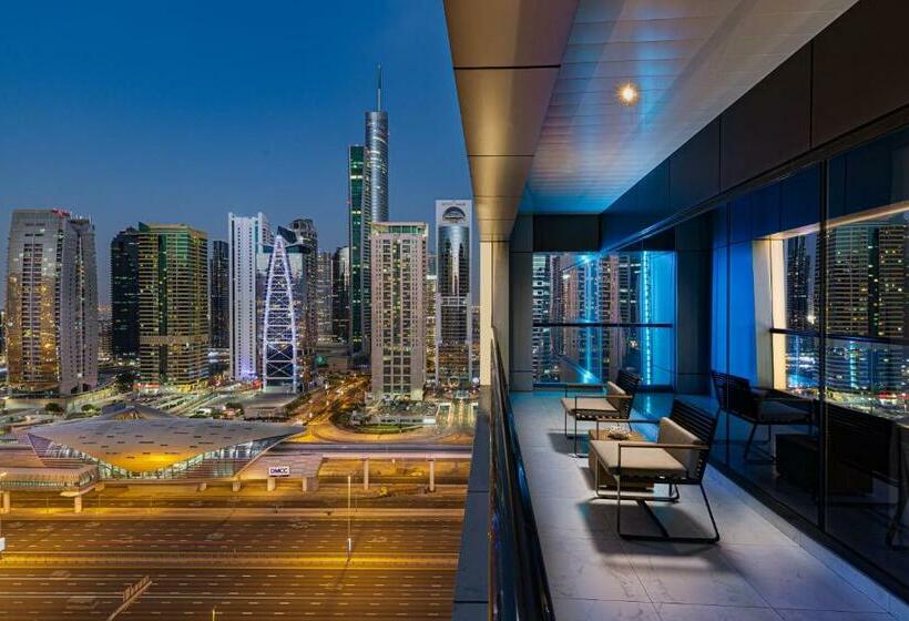 Номер Deluxe с Балконом, Millennium Place Dubai Marina