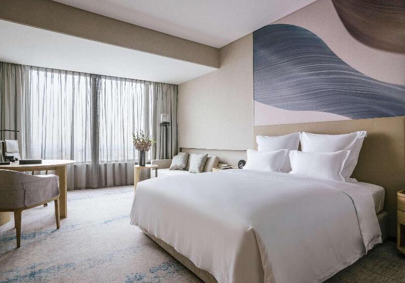 اتاق دلوکس با تخت کینگ و چشم‌انداز شهر, Pullman Shanghai Qingpu Excellence