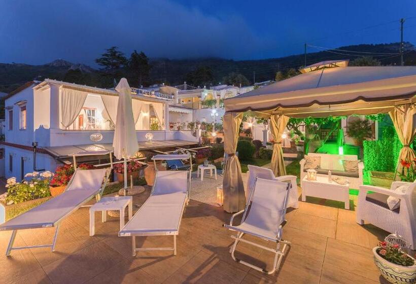 豪华海景房带阳台, B&b Villa Cristina