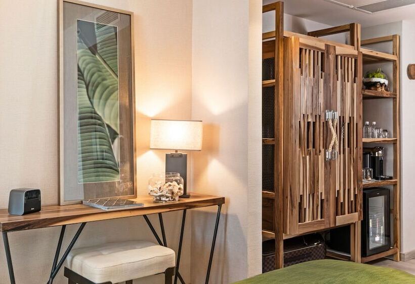 标准间带双人床, Lennox Miami Beach