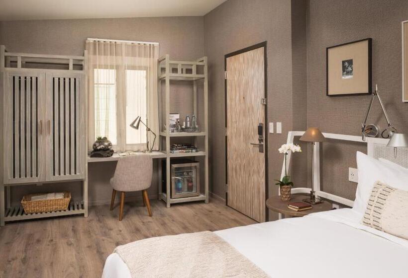 带大床的高级房间, Lennox Miami Beach