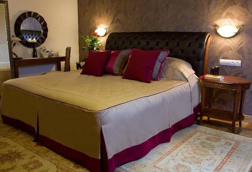 Полулюкс с Балконом, Methexis Boutique