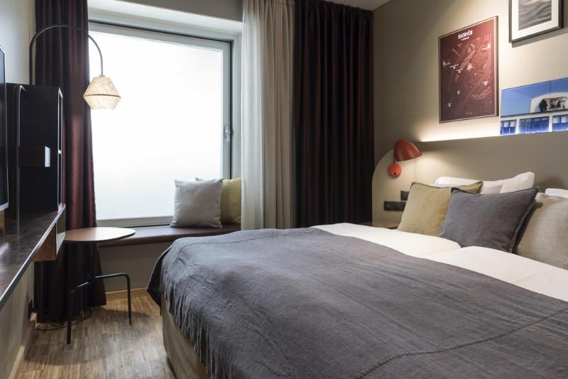 经济房, Universal Hotel Castell Royal
