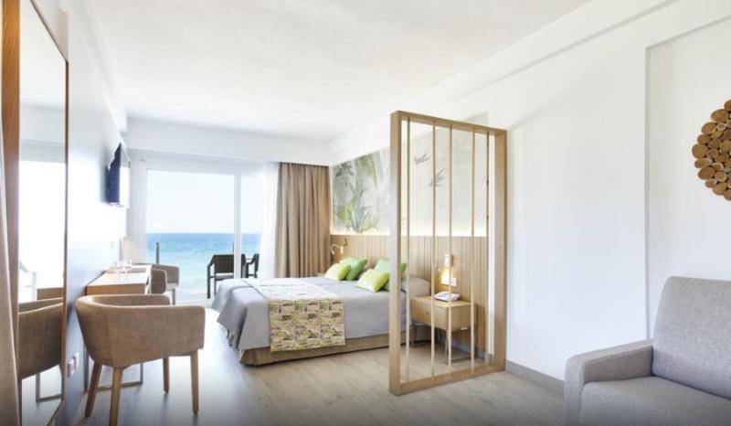Полулюкс Вид на Море, Universal Hotel Castell Royal