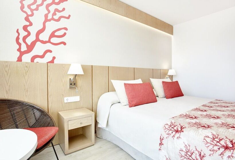 Номер Стандарт Боковой Вид на Море, Universal Hotel Perla